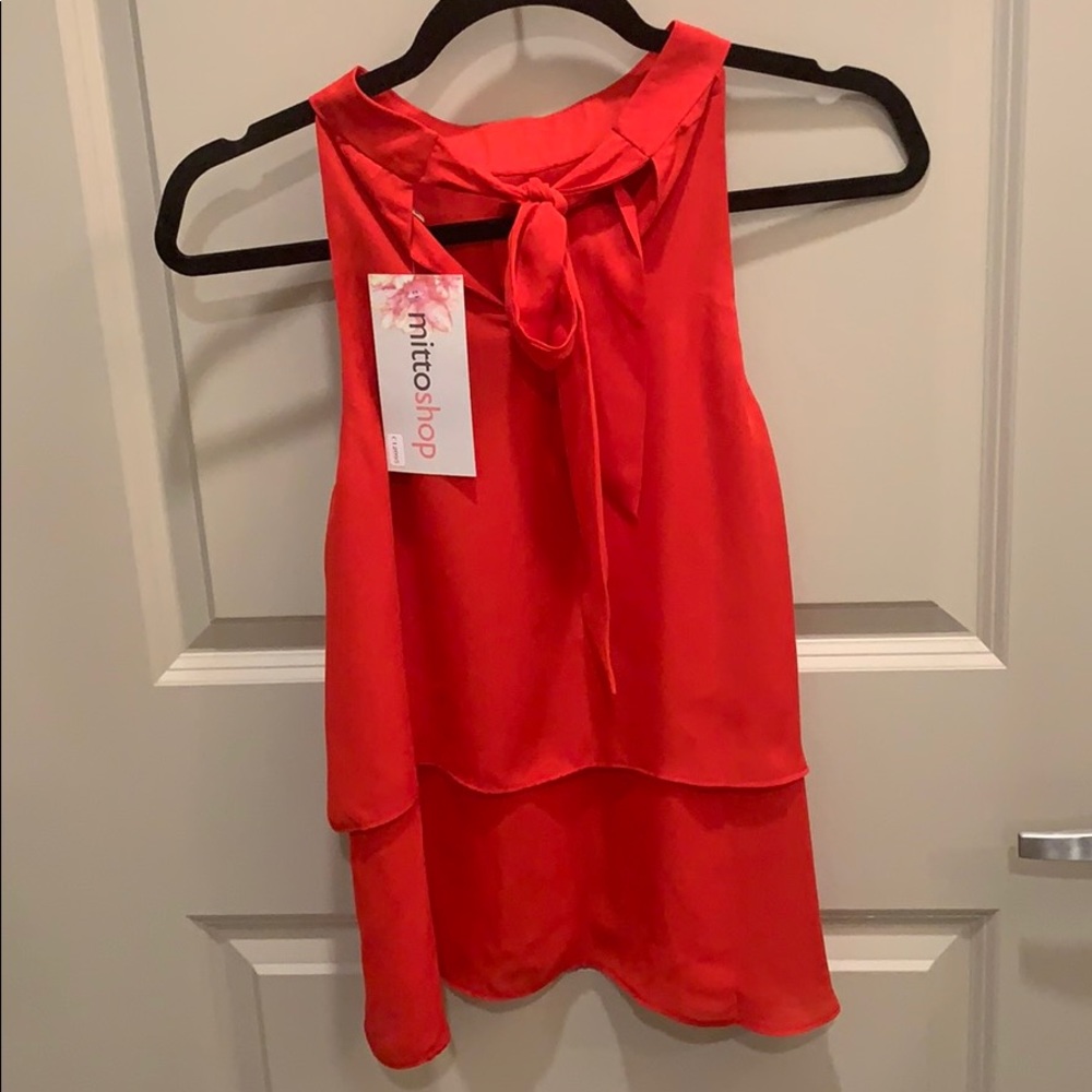 Red top - Picture 4 of 5